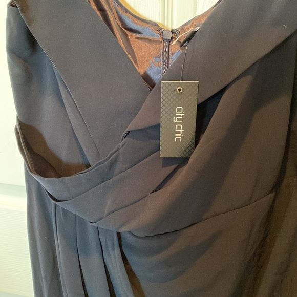 City Chic navy rippled live off the shoulder dress Sz 18 New - Picture 5 of 5